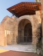 Capilla (San Mancio), Capiteles, Marcas de cantera, Muros (parte) y Portada ciega